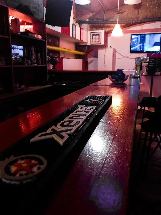 Whole Basement Former Pub For Stag Do, Bachelor House Party Flat 布达佩斯