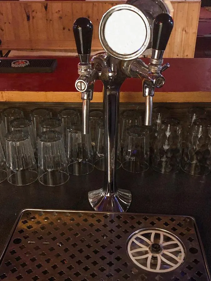 公寓 Whole Basement Former Pub For Stag Do, Bachelor House Party Flat 布达佩斯