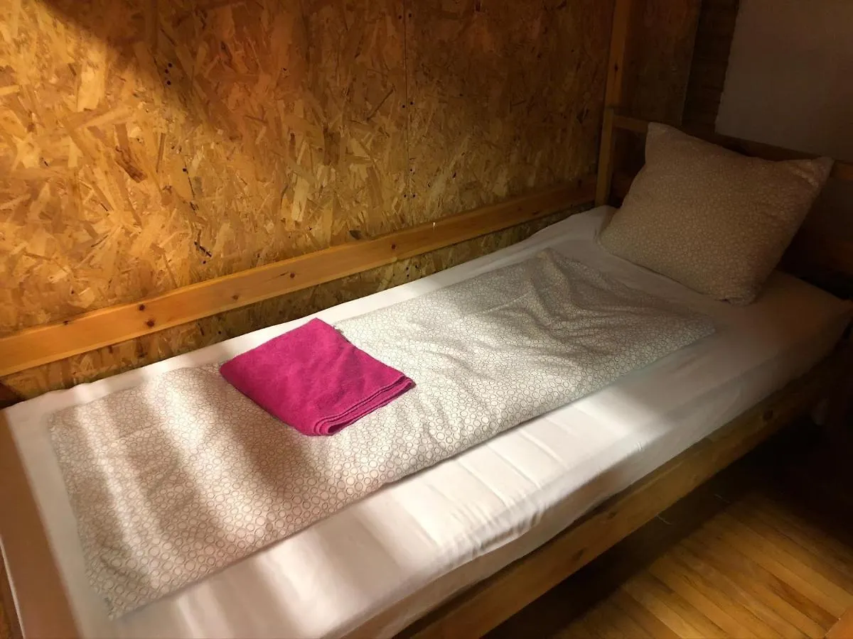 Whole Basement Former Pub For Stag Do, Bachelor House Party Flat 布达佩斯 0*,