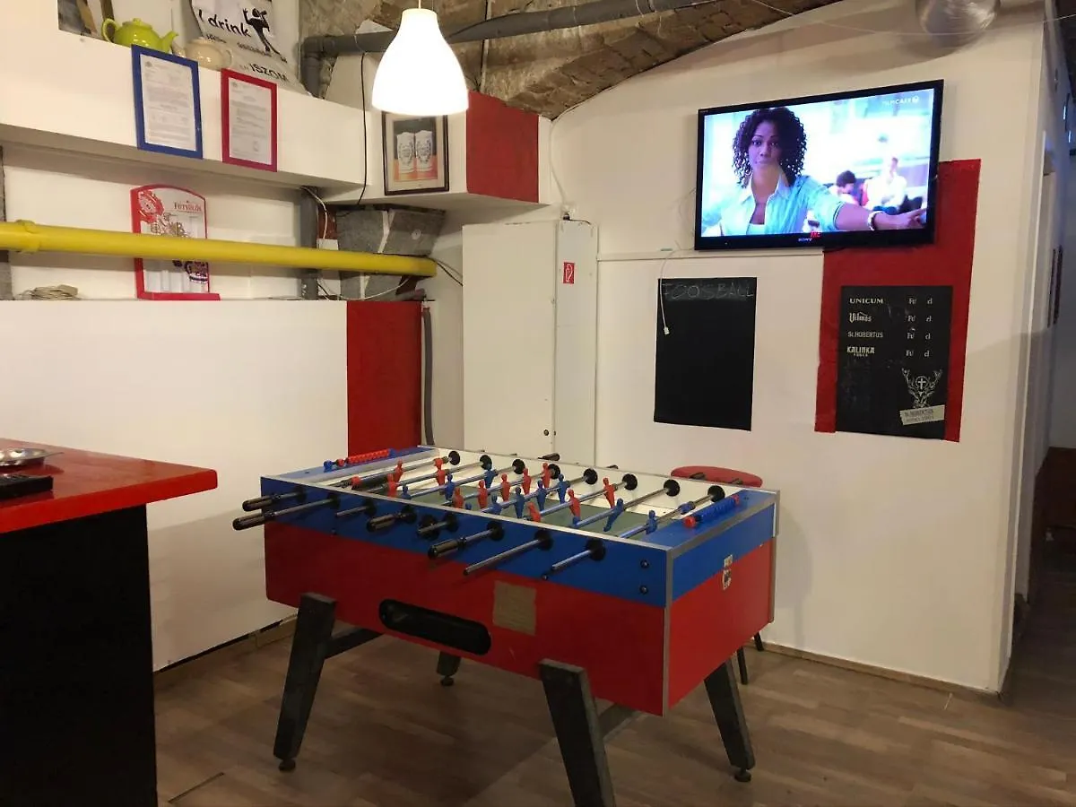 Whole Basement Former Pub For Stag Do, Bachelor House Party Flat 布达佩斯 0*,