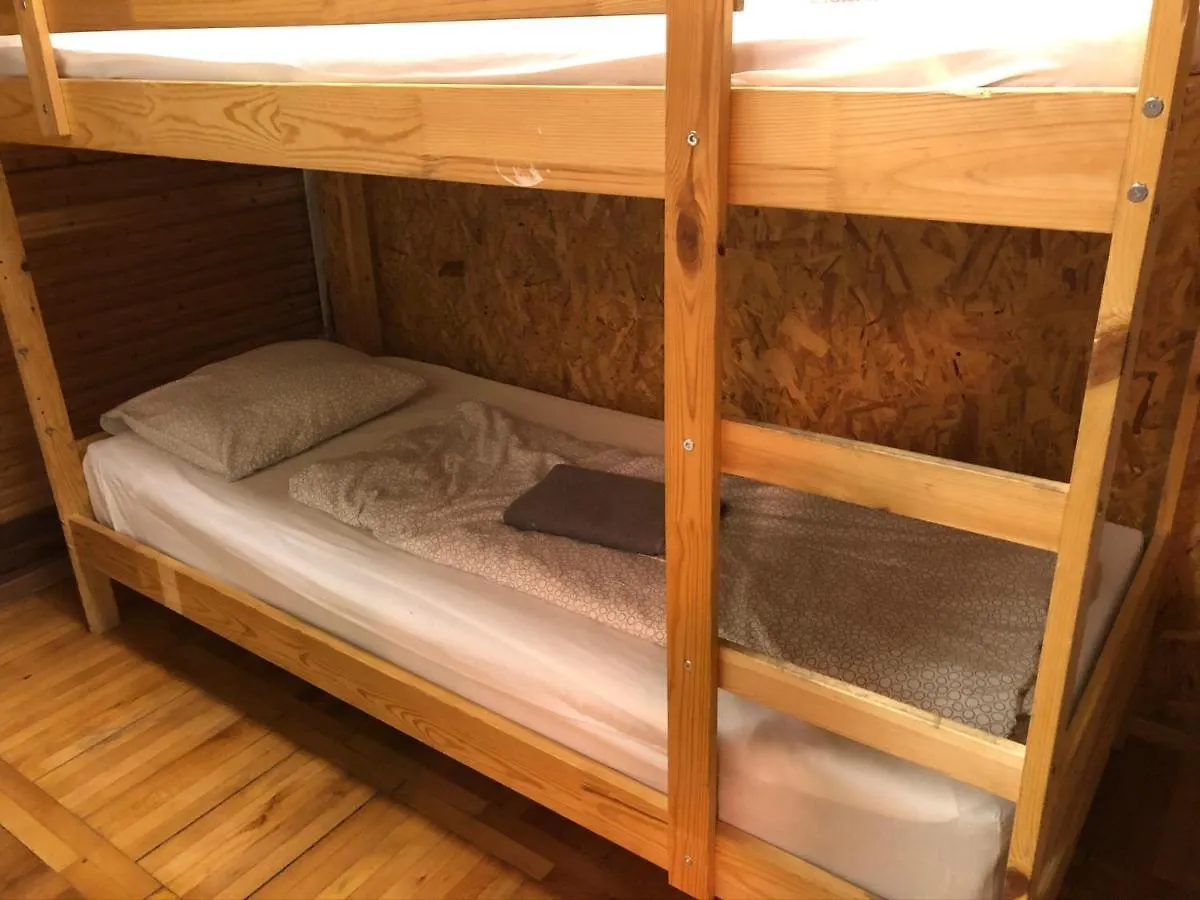 Whole Basement Former Pub For Stag Do, Bachelor House Party Flat 布达佩斯