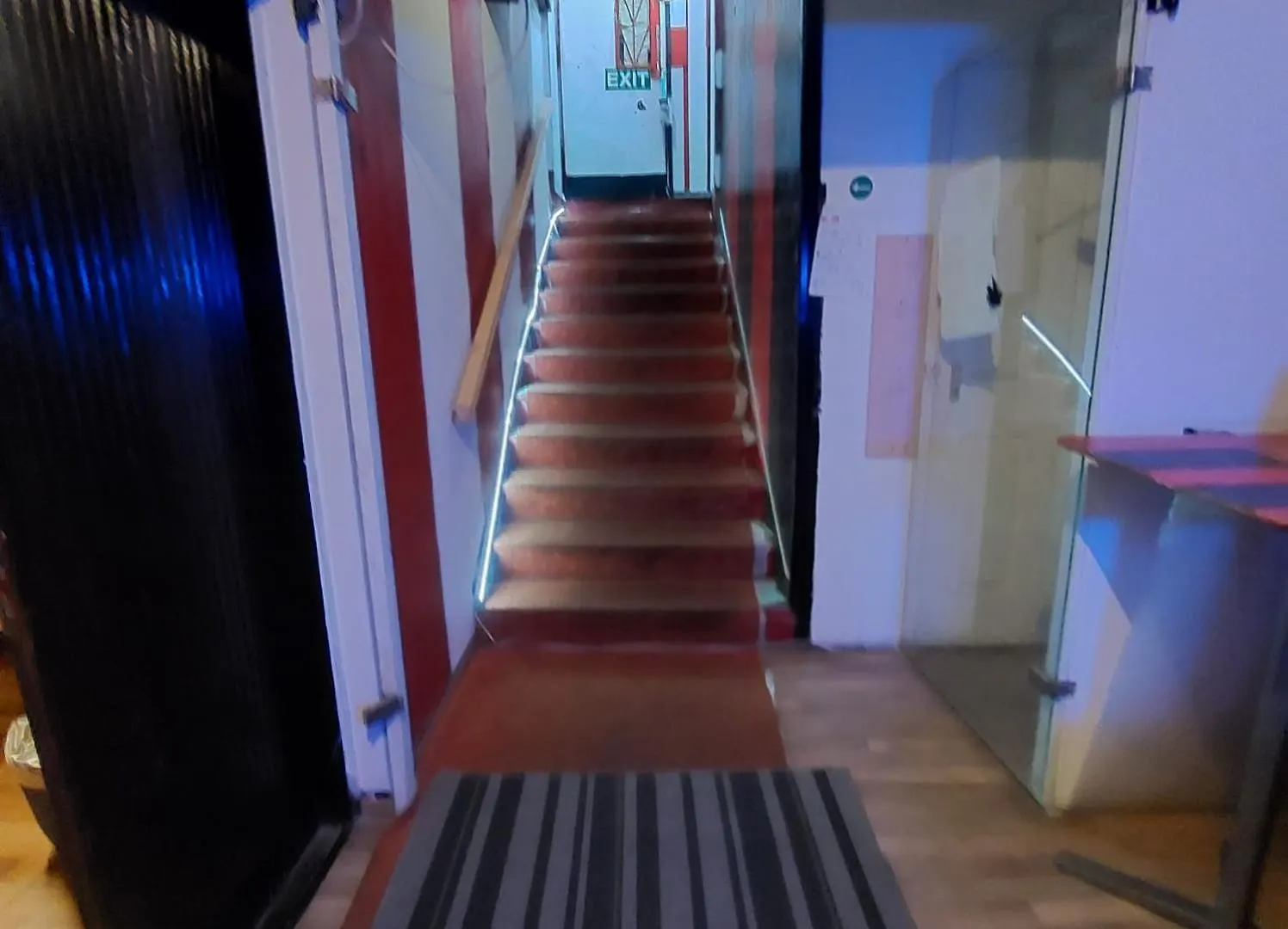 Whole Basement Former Pub For Stag Do, Bachelor House Party Flat 布达佩斯