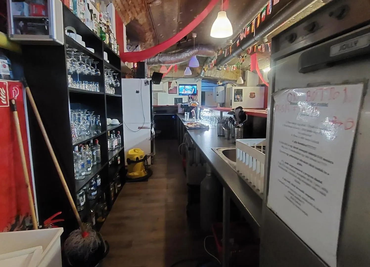 公寓 Whole Basement Former Pub For Stag Do, Bachelor House Party Flat 布达佩斯