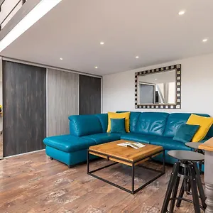  Apartment Astoria Blue